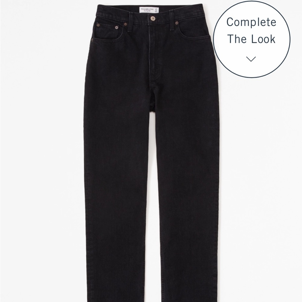 Abercrombie & Fitch - Curve Love Ultra High Rise 90s Straight Jean. Black. 27 L